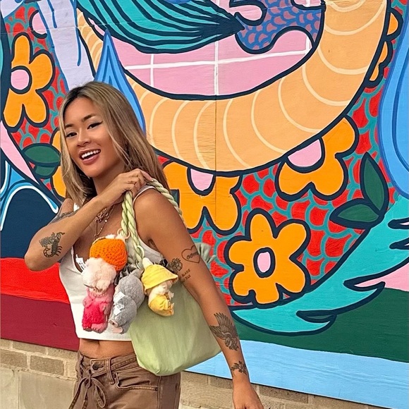 Meet your Posher, Linny - Picture 1 of 1